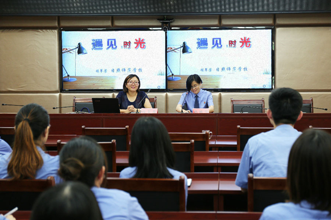 山东日照东港区:邀请心理专家为法治教育宣讲团成员讲解心理知识